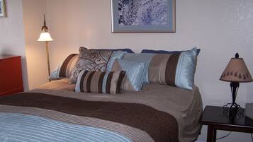 2 bedrooms, iron/ironing board, free WiFi, bed sheets