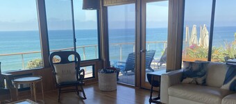 Accueil Oceanfront, Stone Steps Beach Access, jacuzzi sur le pont de l'océan
