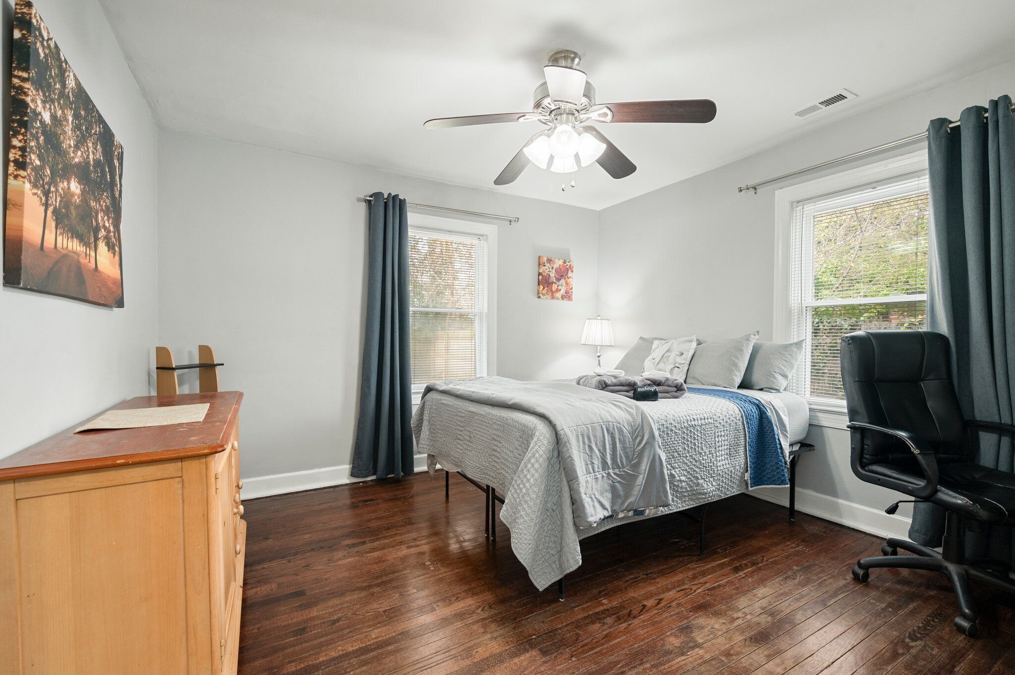 2 bedrooms, iron/ironing board, WiFi, bed sheets