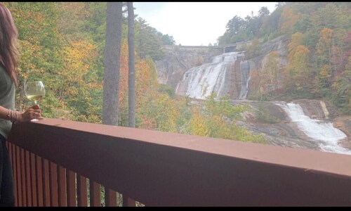 FALLING WATERS ~ 2b/2b SPECTACULAR VIEW HANGING OVER FALLS, UPSCALE FURNISHINGS.