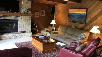 Smart TV, fireplace, Netflix, streaming services