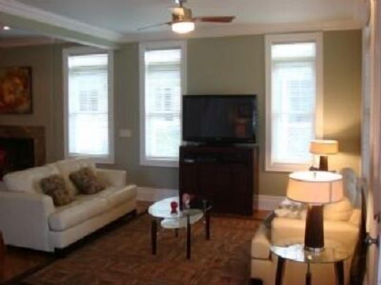 6 Bedroom House - 5 blocks to beach