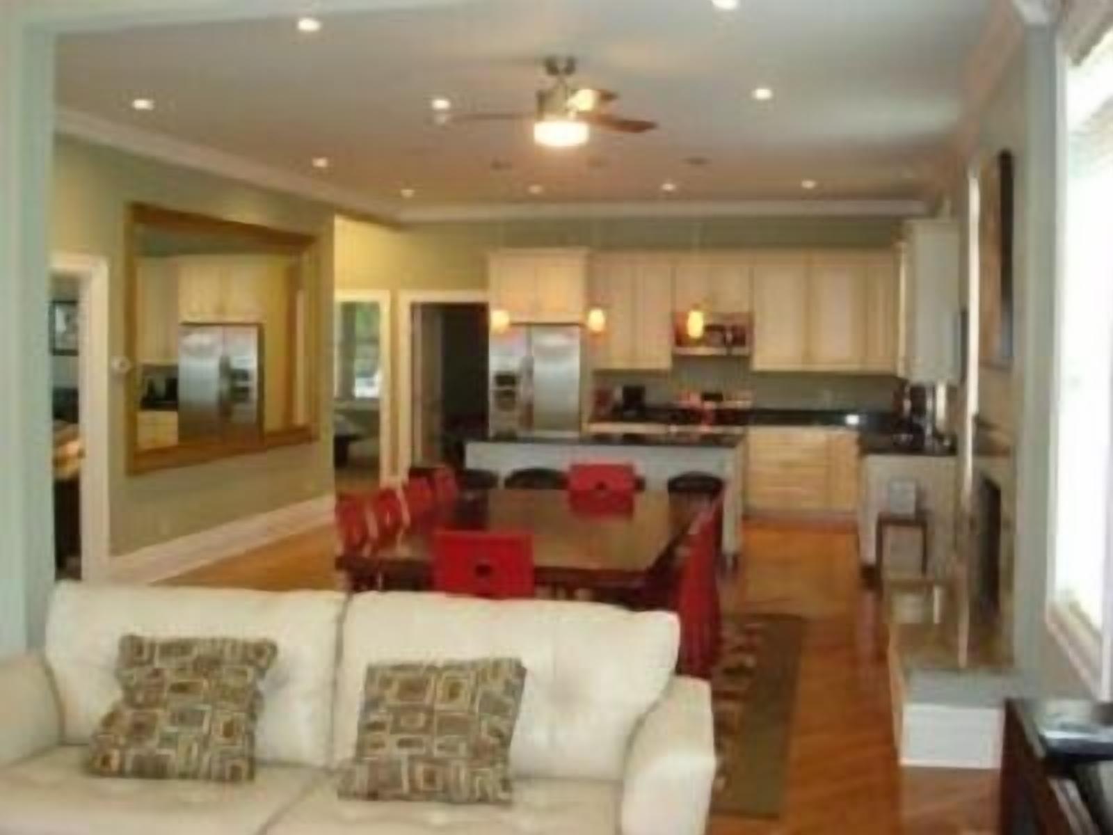 6 Bedroom House - 5 blocks to beach