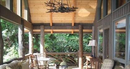 Robinson Lake Front Lodge en el lago Jocassee