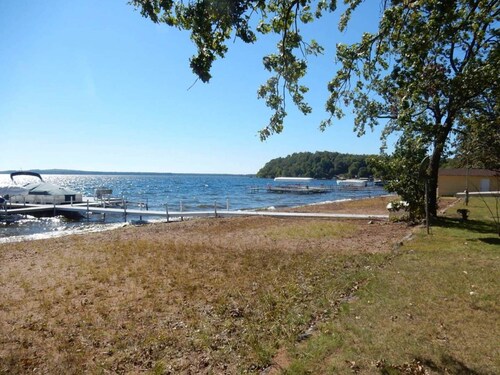 Ethel's Cottage-on the shore of Gull Lake Nisswa MN