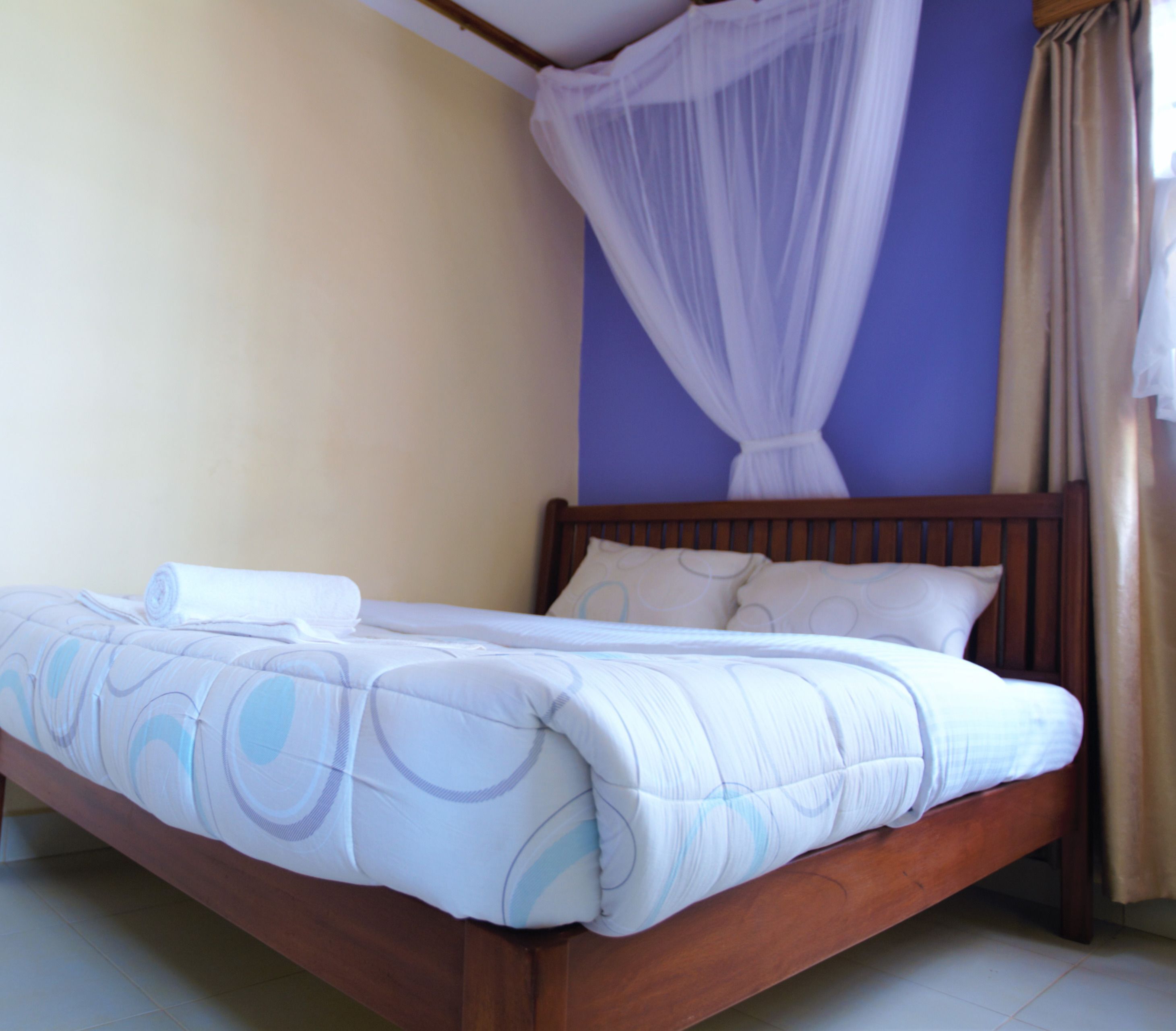 Wi-Fi de cortesia, roupa de cama