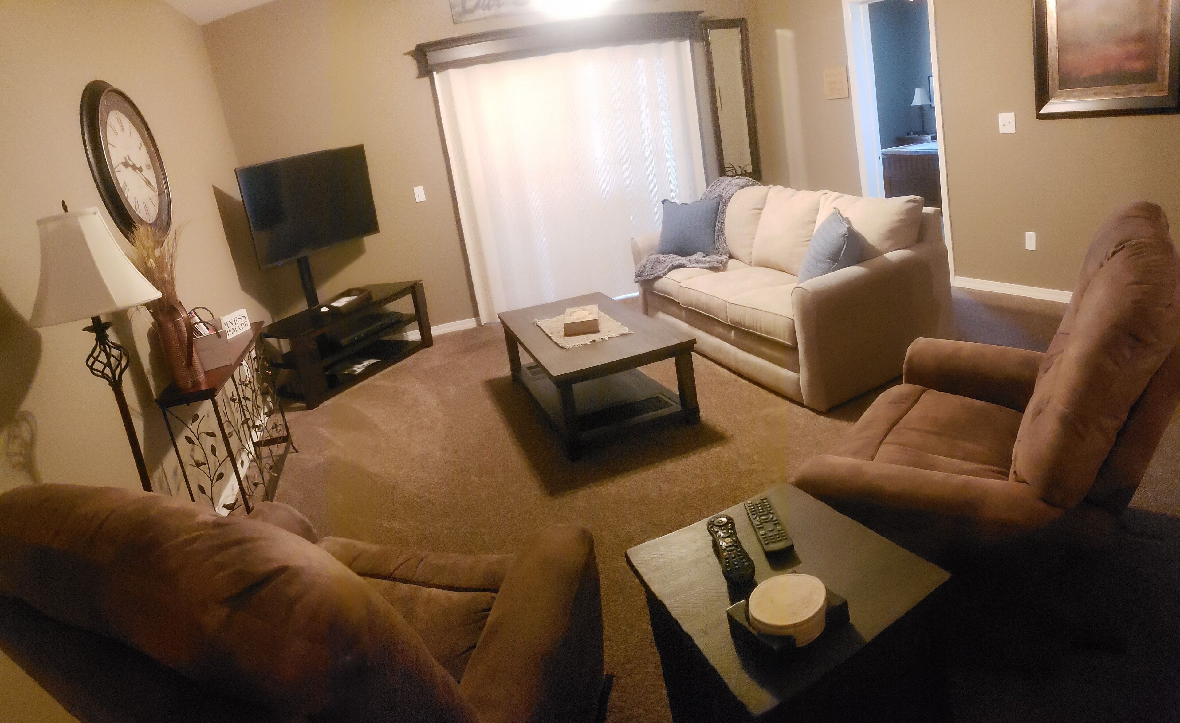 2BR Condo @ Thousand Hills! Great views and value! Close to strip! Elevator!