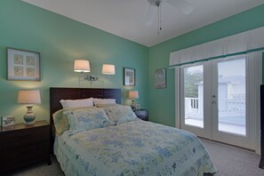 3 bedrooms, desk, iron/ironing board, travel crib
