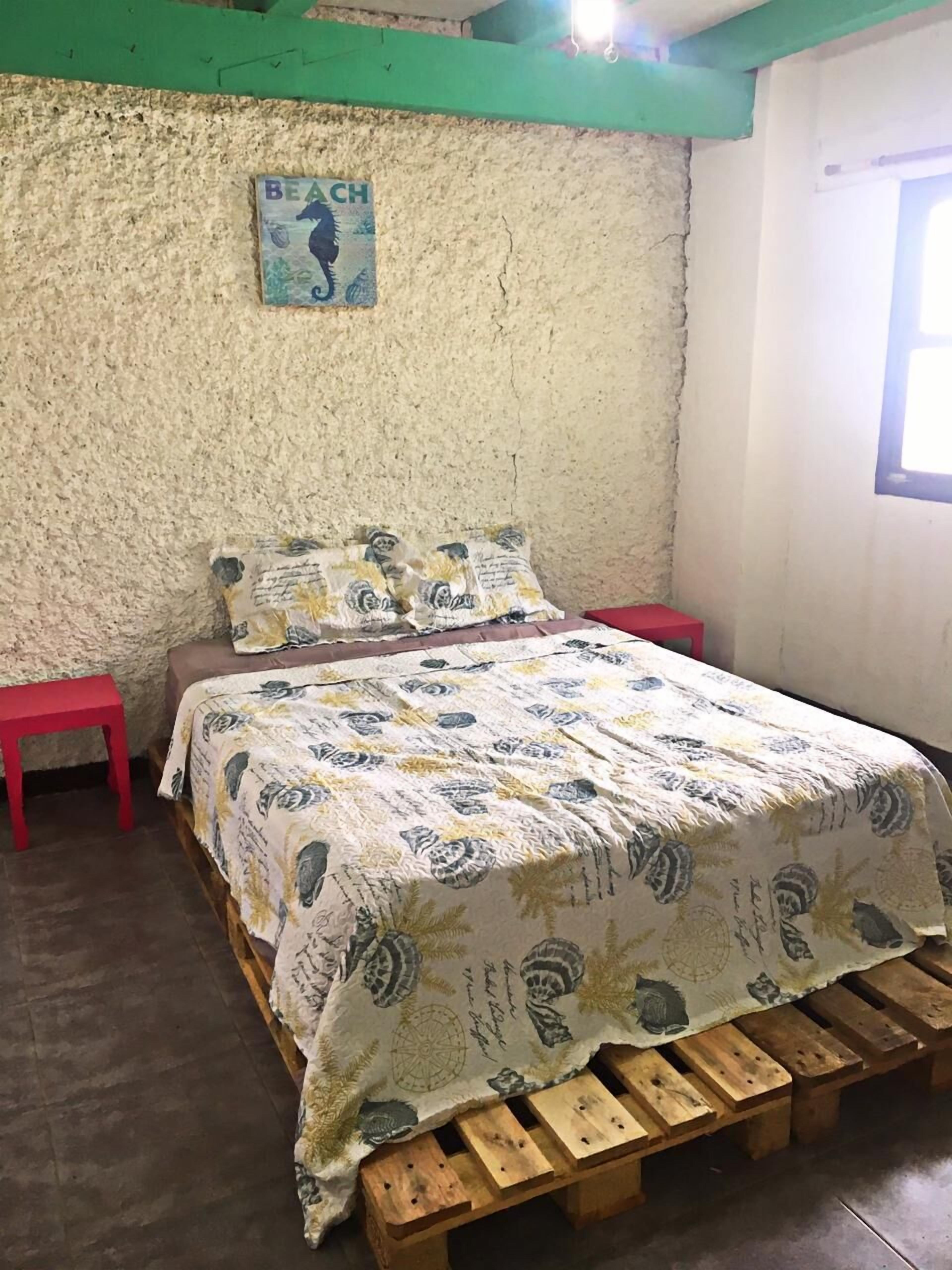 5 bedrooms, free WiFi, bed sheets