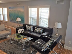 TV - Modern Home, 1.5 Block Off the Beach! (Rehoboth Beach)