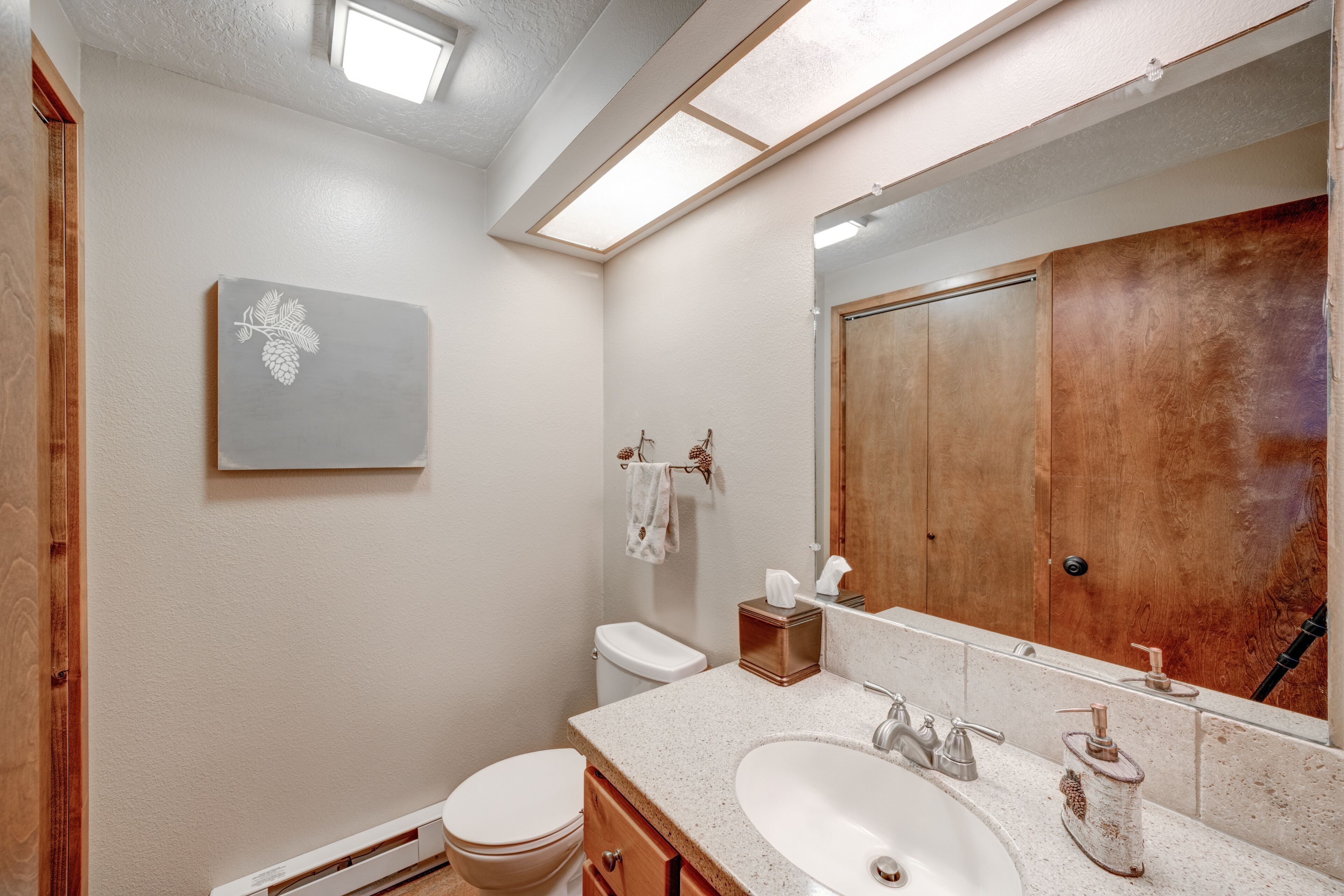 Bring the Family - 6 Blocks from West Entrance to Yellowstone! 