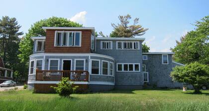 Private, 1st Floor Cottage, 5 Minute Walk to Beach- Perfect for Families!