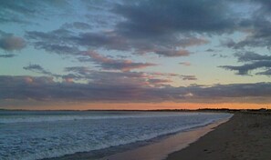 Beach - Private, 1st Floor Cottage, 5 Minute Walk to Beach- Perfect for Families! (Old Orchard Beach)