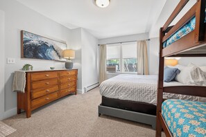 2 chambres, bureau, accès au Wi-Fi (inclus), literie fournie