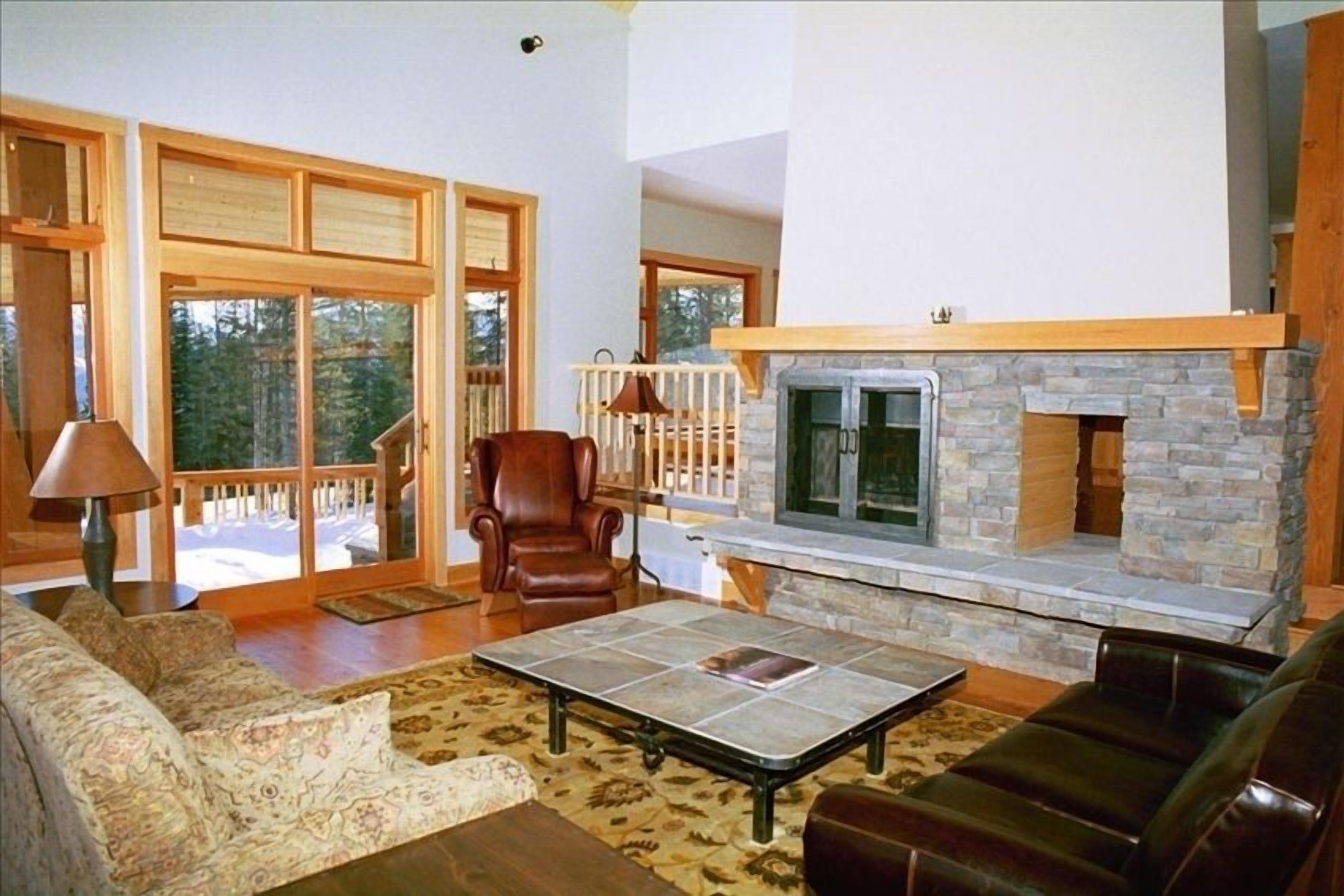 Family Friendly Luxury 3500sft 5b/5b at Kicking Horse Resort