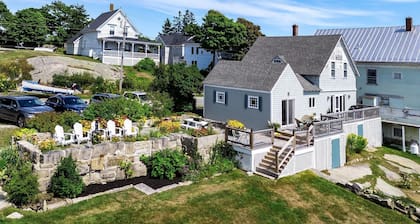 A+ on Harbor w/ 8 Kayaks, Deck, Patio, Beach, Walk To Town, Best Views