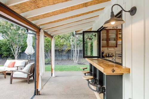 Stunning Estate w/Pool Minutes to Downtown Sonoma