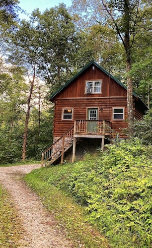 Beautiful Log Cabin For Romantic Getaways 20 Acres