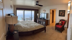 2 soverom, safe på rommet, strykejern/-brett og reiseseng for barn