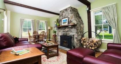 Queen Room with Mtn Views