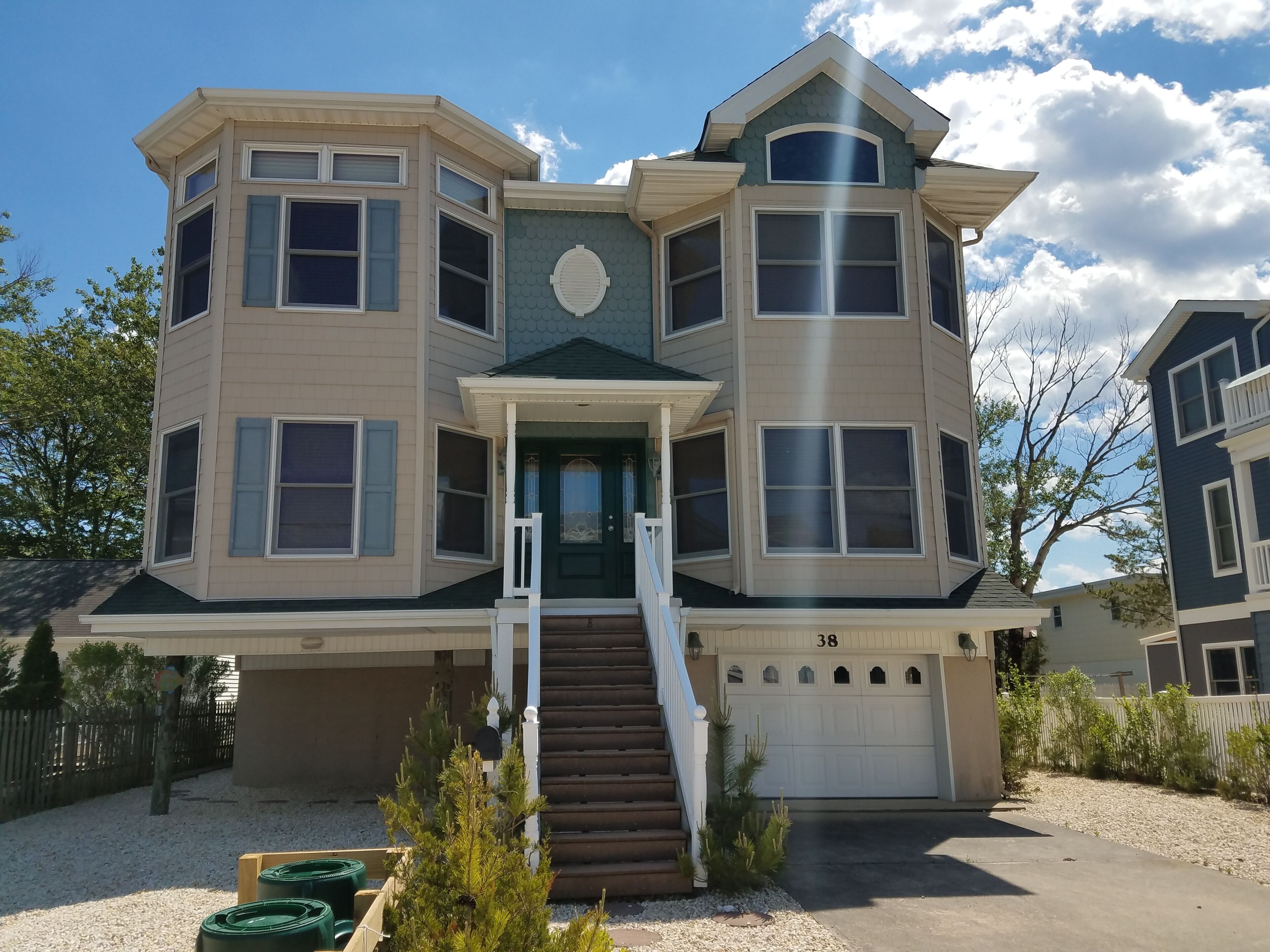 Beautiful Beach Haven Terrace Home - Close to Beach, Bay and Restaurants!