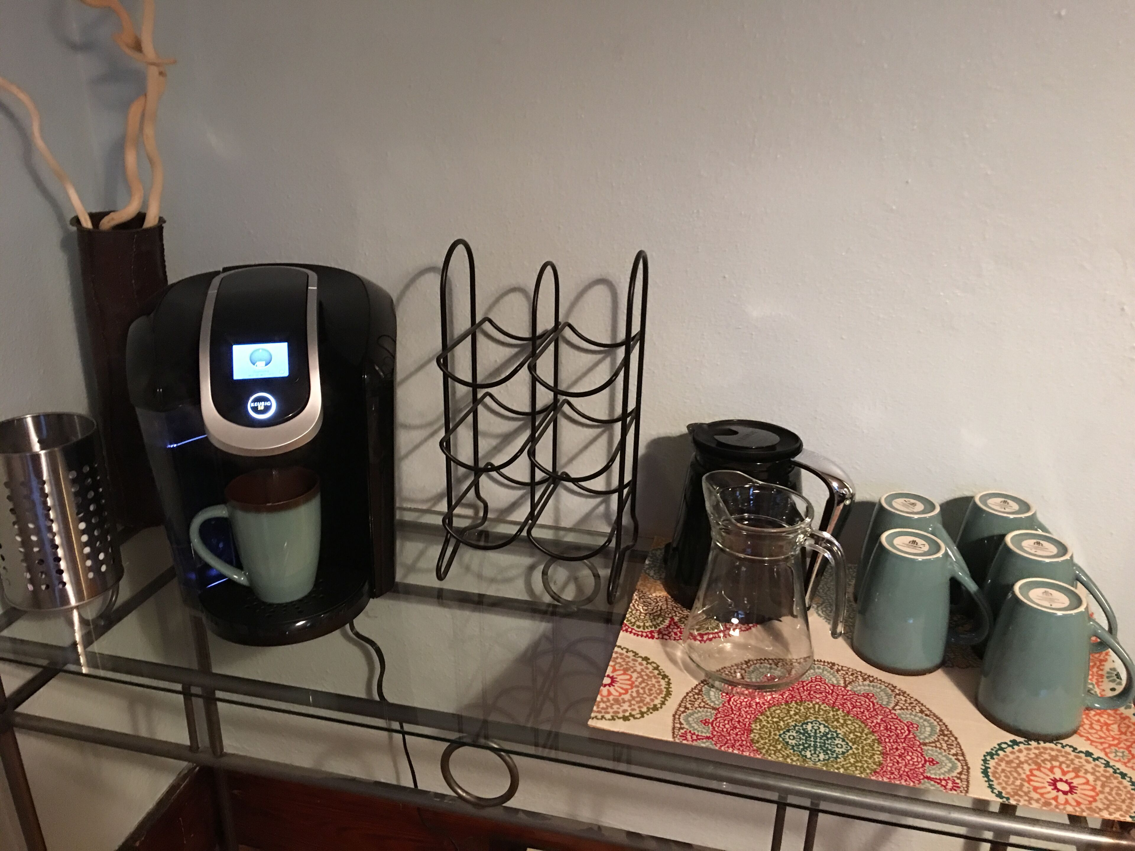 2 Bedroom Downtown Bungalow- Must see!