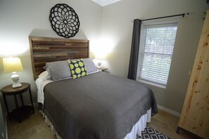 2 chambres, fer et planche à repasser, Wi-Fi gratuit, draps fournis
