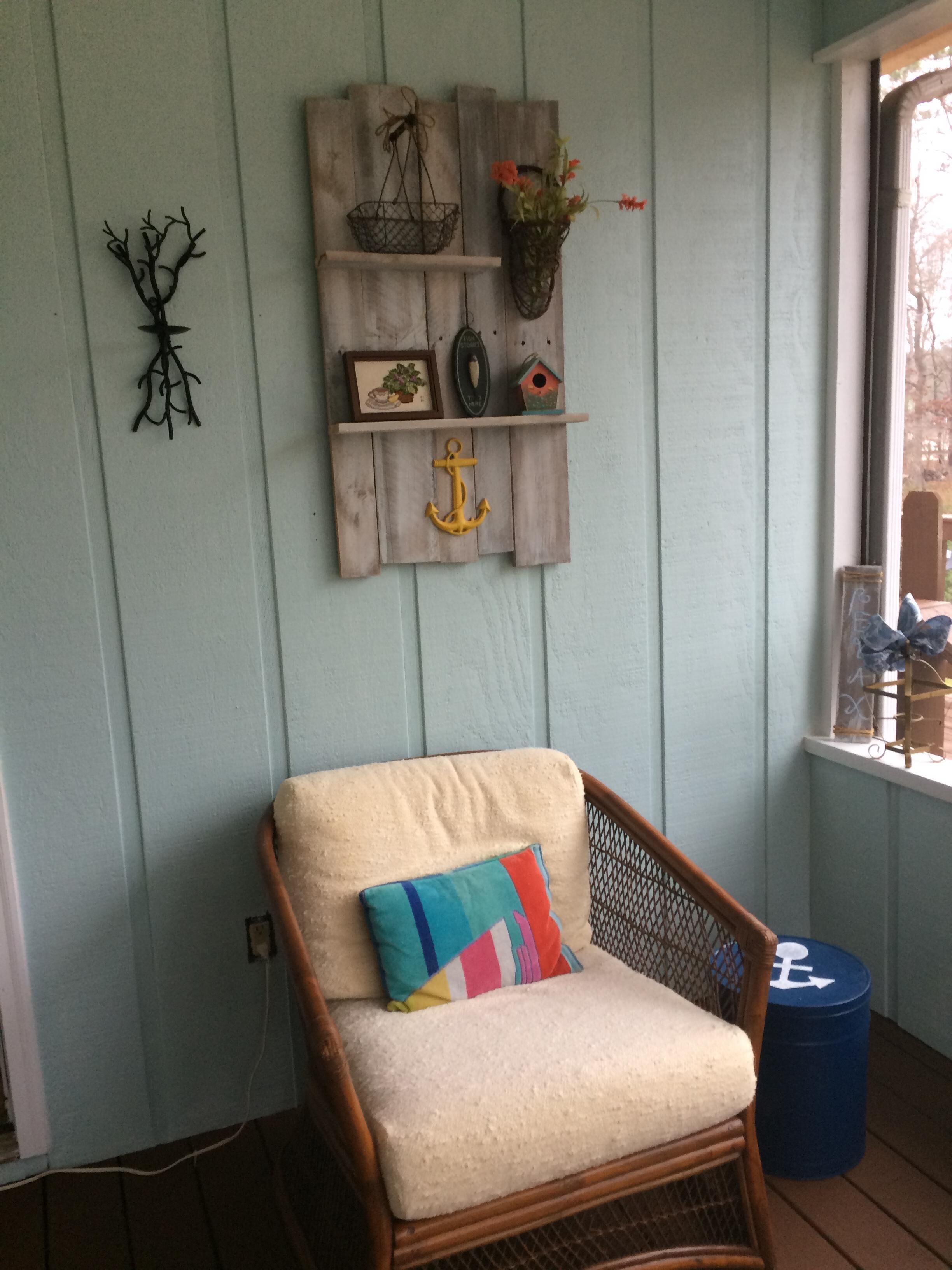 One of Best  Locations on lake !   Cozy, relaxing lake front cottage