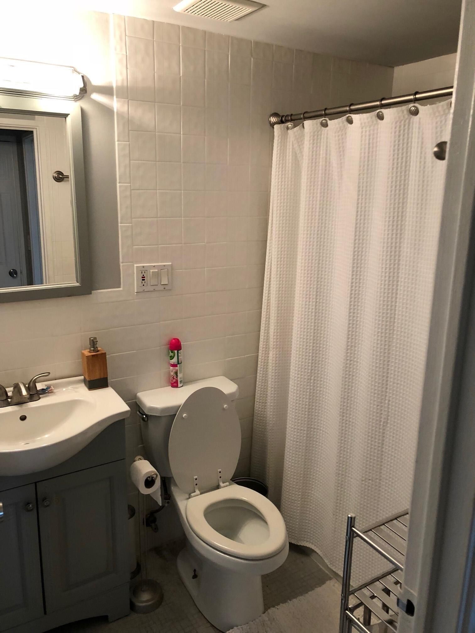 10th Floor City View 1BR condo, sleeps 4