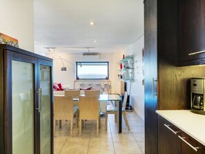 Apartment, 2 Bedrooms | Private kitchen