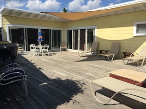 Outdoor dining - Paradise so close to NYC (Fire Island)
