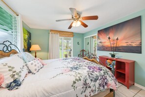 4 bedrooms, desk, iron/ironing board, travel cot
