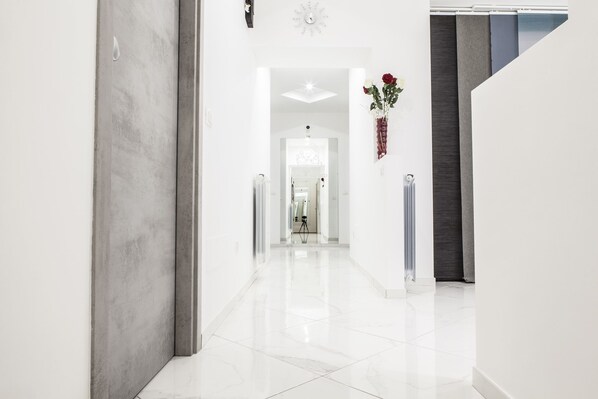 Hallway - Pomodoro Bed (Castrovillari)