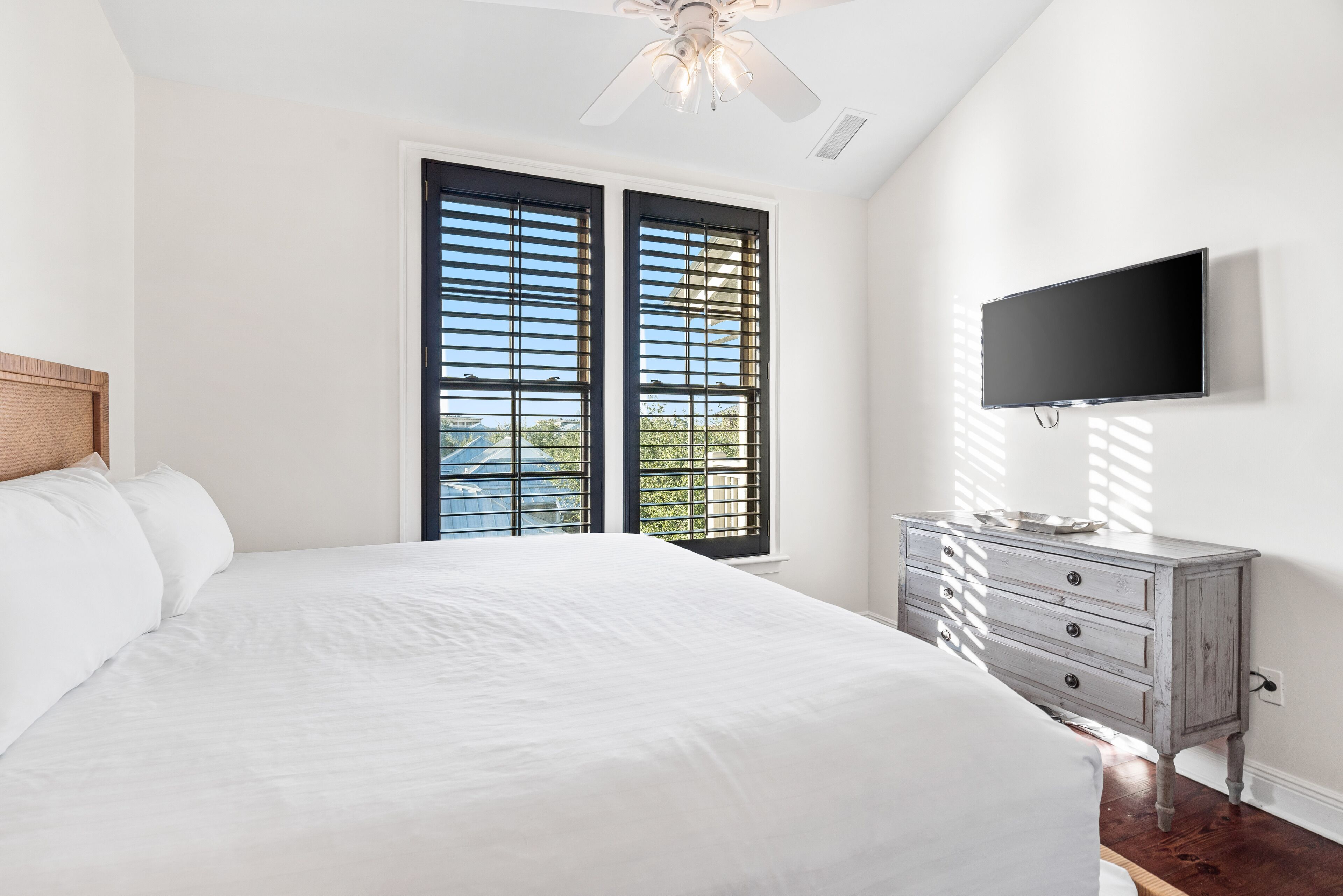 "Rosemary Thyme" Perfectly Located 30A Condo Downtown RMB + BIKES + 4 Pools!