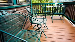 Property grounds - Estes Park Pinecone Cottage: with 1.8 Acres and Spectacular Mountain Views (Estes Park)