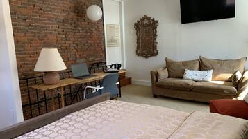 1 bedroom, desk, iron/ironing board, free WiFi