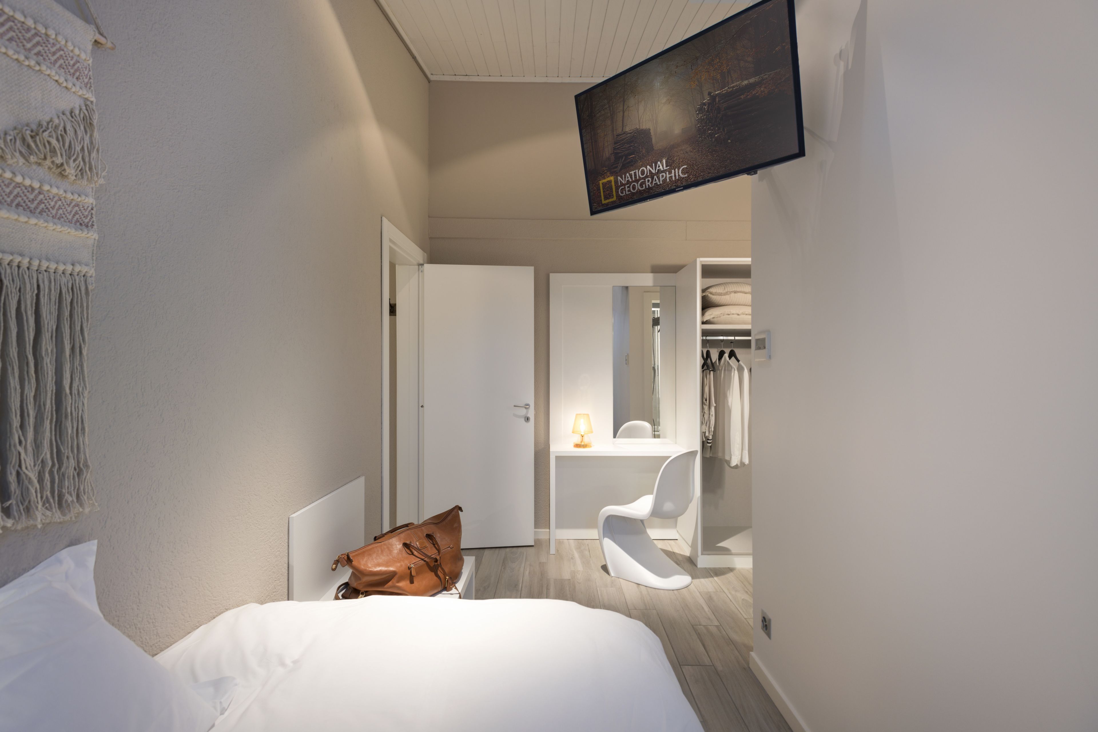 business apartment, 1 bedroom | premium bedding, down duvets, pillow-top beds, in-room safe