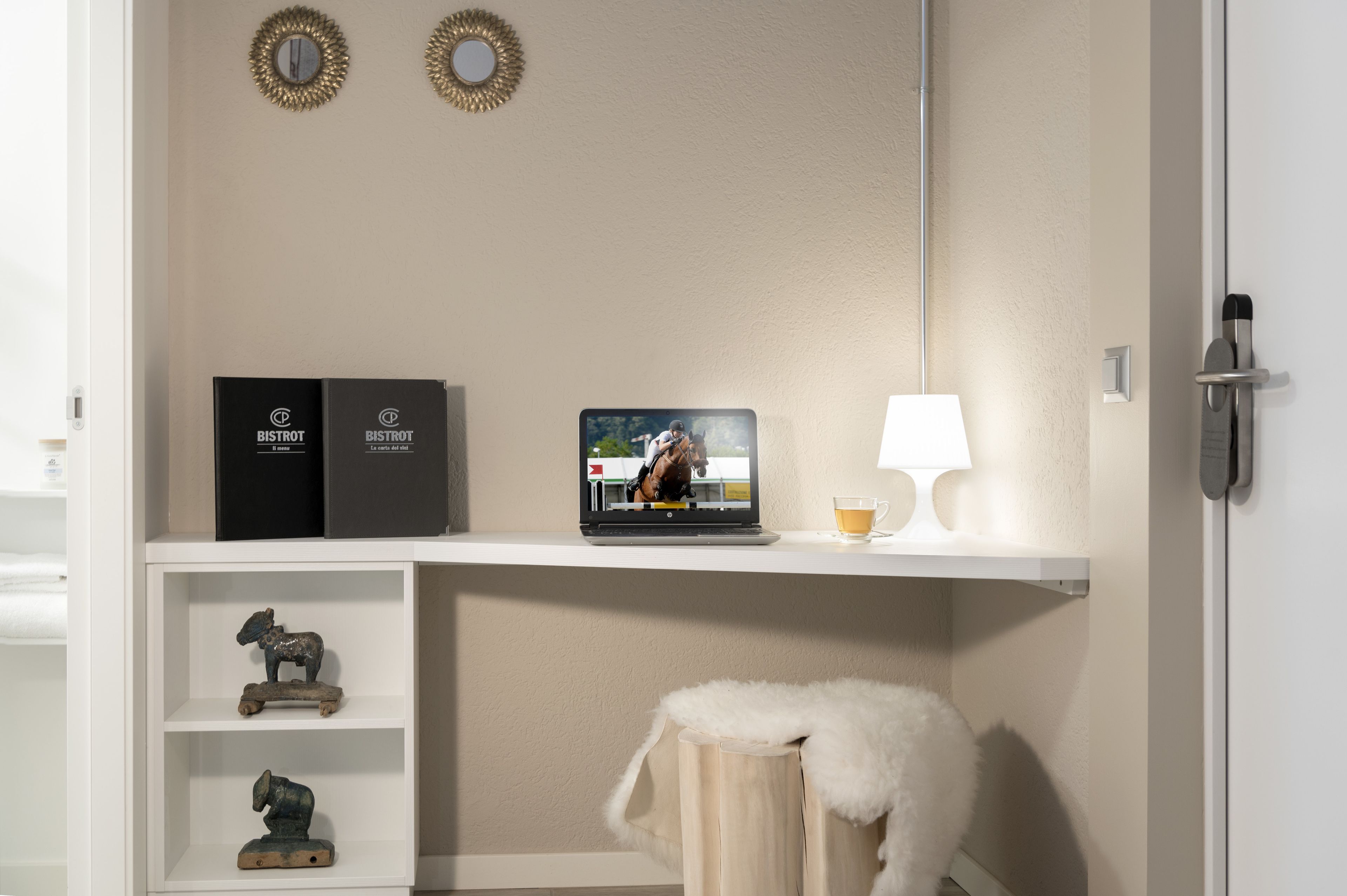 studio | living area | flat-screen tv