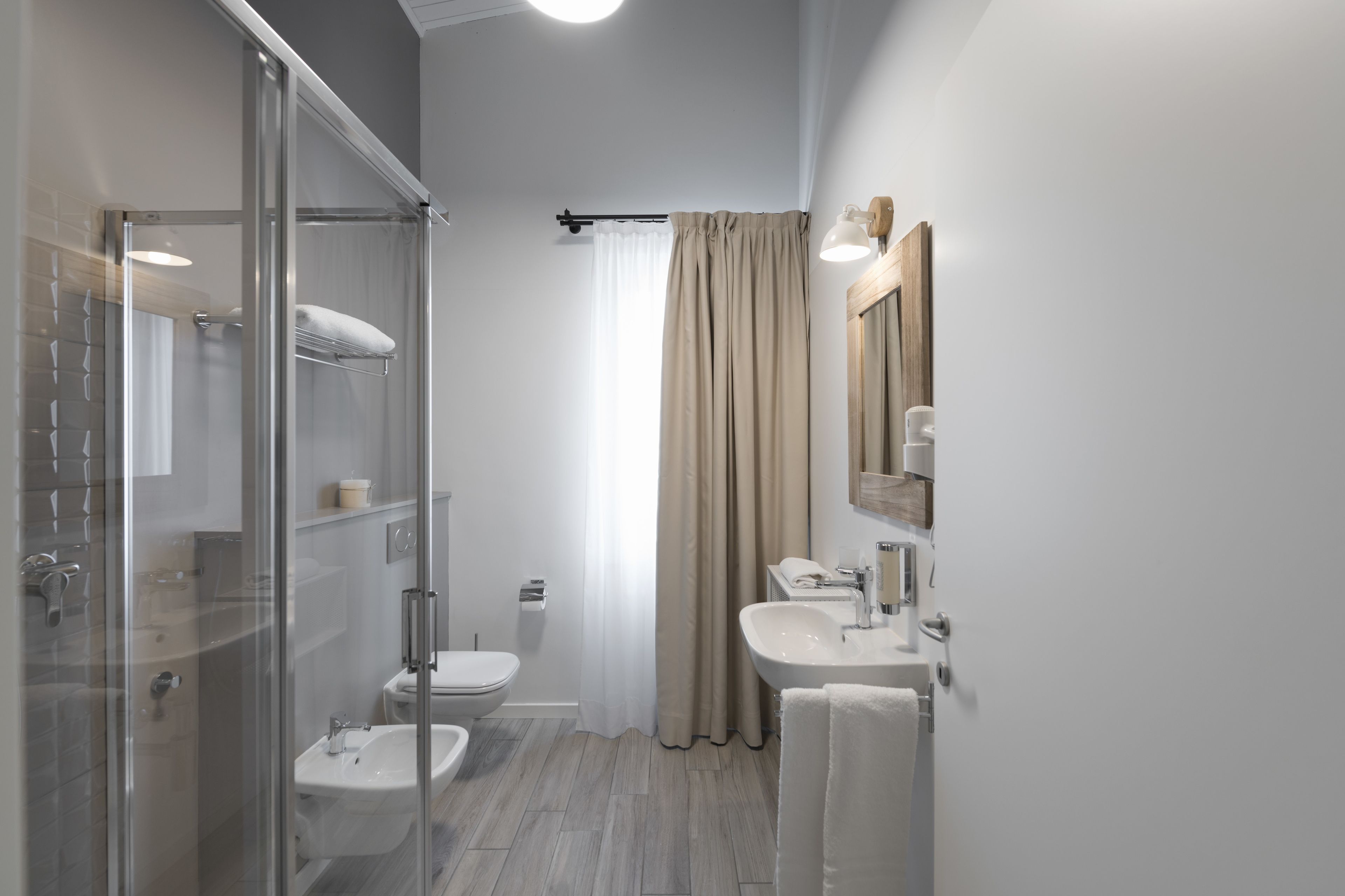 family apartment, 2 bedrooms | bathroom | shower, rainfall showerhead, free toiletries, hair dryer