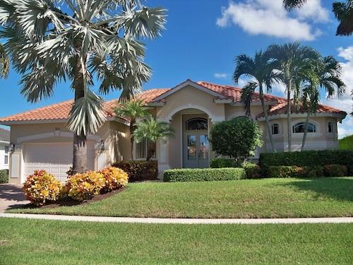 Lovely Marco Island Home On The Water With Pool – Sleeps 10