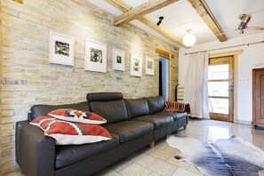 Casa, vistes al jardí | Sala d'estar