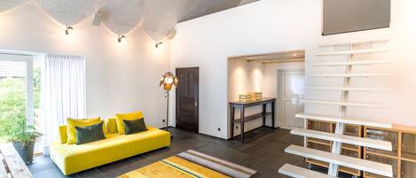 Duplex (No Pets) | Living area