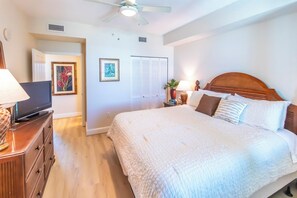 2 bedrooms, iron/ironing board, WiFi, bed sheets - AQUA - REMODELED 2026! -2 King Beds & Bunks -2 Beach Chairs & Umbrella INCLUDED! (Panama City Beach)