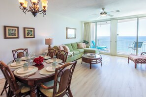 TV, DVD player, stereo - AQUA - REMODELED 2026! -2 King Beds & Bunks -2 Beach Chairs & Umbrella INCLUDED! (Panama City Beach)