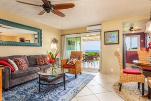 Smart TV, video games, Netflix, DVD player - Rare BEACH FRONT Home at Kona Surf and Racquet Club. Accessible beach 🏖️ (Kailua-Kona)