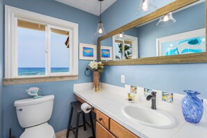 Combined shower/bathtub, hair dryer, towels, soap