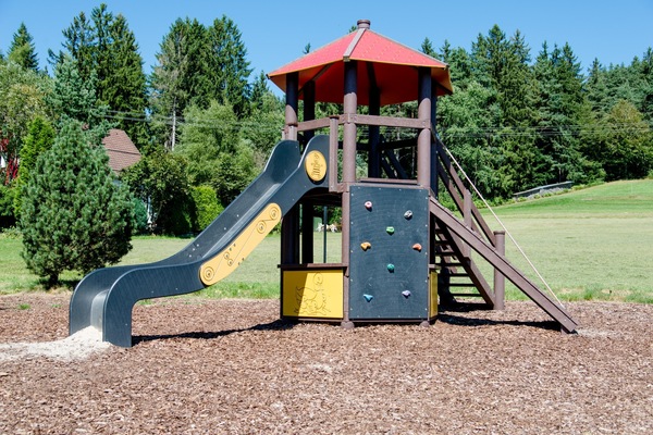 Area giochi per bambini (all'aperto)
