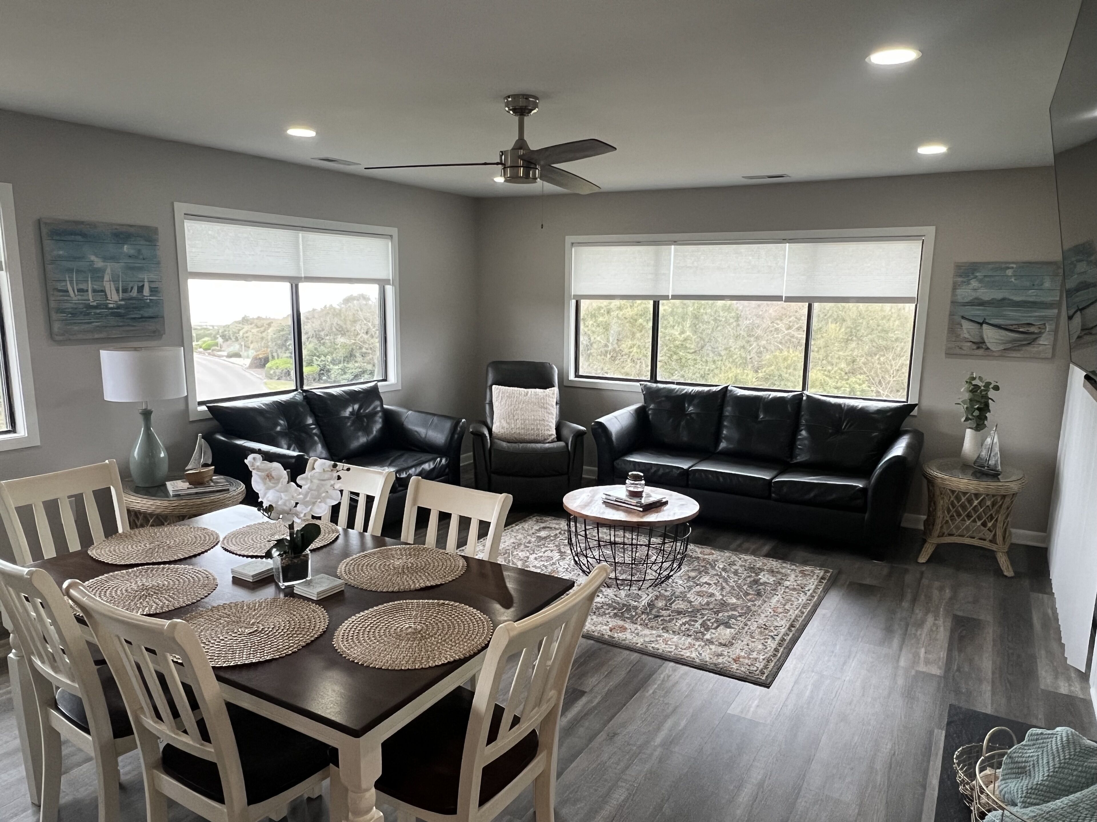 Newly Remodeled condo with easy beach access and stunning views