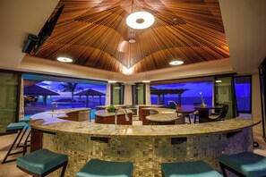 Bar (en la propiedad)