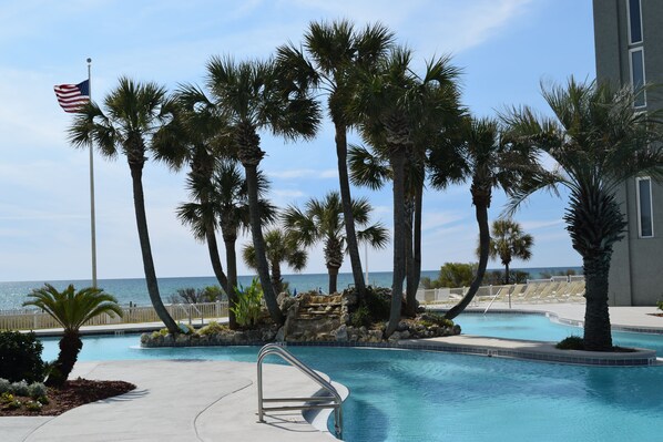 室外游泳池,恒温泳池